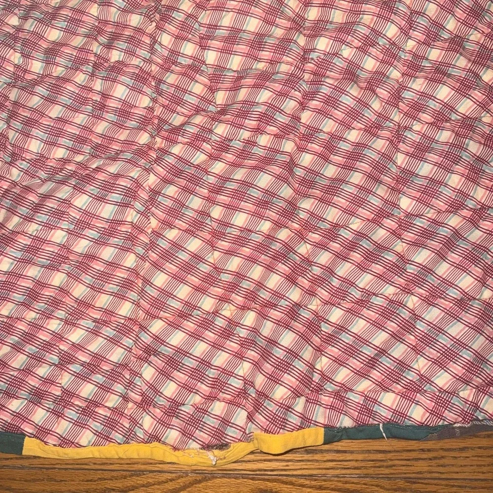 2.f vintage handmade quilt